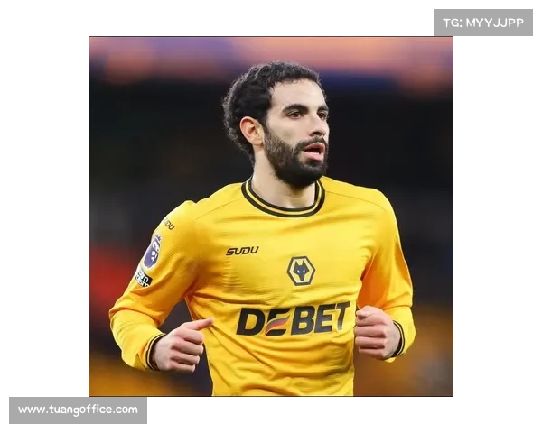 回顾曼城七号后卫生涯中五大决定胜负的惊艳防守瞬间全景呈现魅力